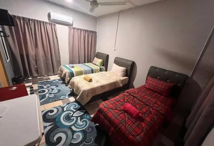 スタンダードトリプルルーム, Putra Sentosa Retreat Camp, Sematan