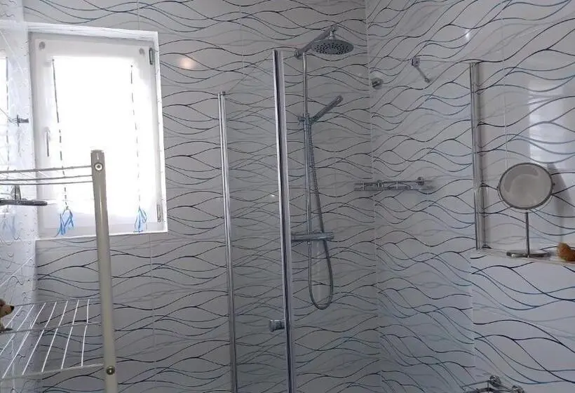バス共有のスタンダードルーム, Ferienwohnung Mioritza