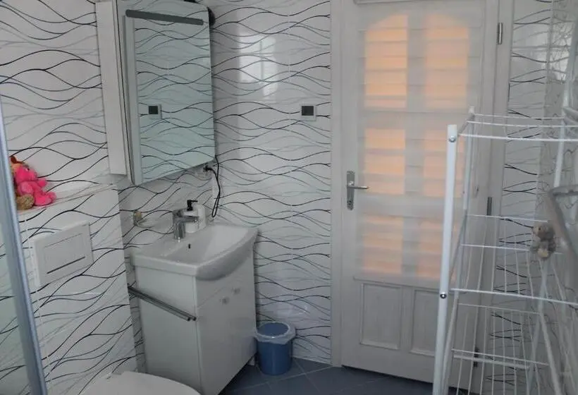 バス共有のスタンダードルーム, Ferienwohnung Mioritza