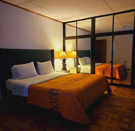 スタンダードルーム, Hostal Montesol