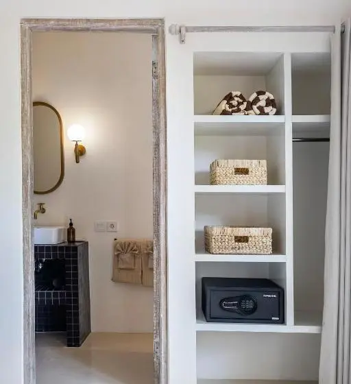 اتاق استاندارد با چشمانداز استخر, Riyuri Guesthouse