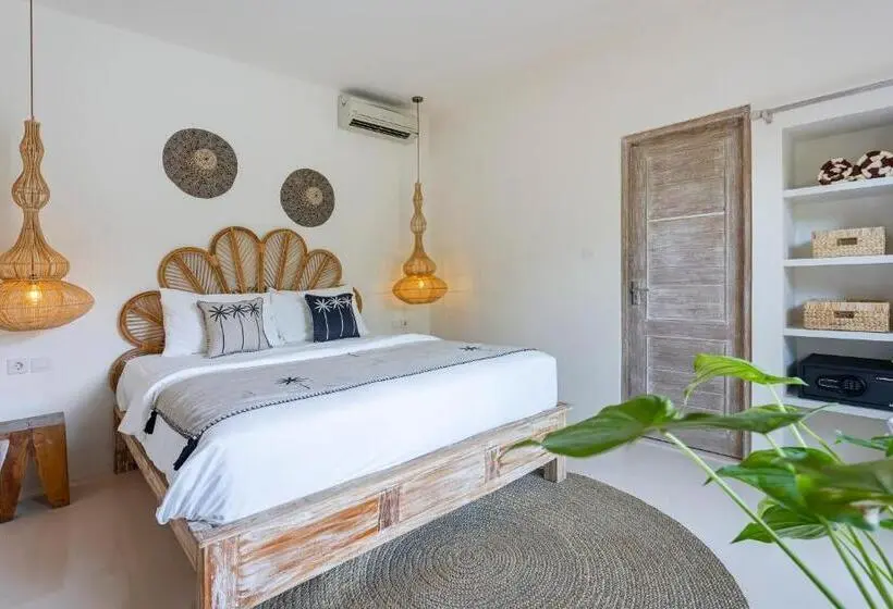 اتاق استاندارد با چشمانداز استخر, Riyuri Guesthouse