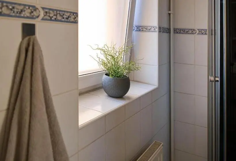 浴室共有スタンダード4人用ルーム, Stodolní Apartment
