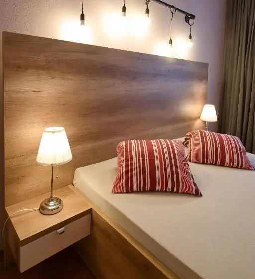 浴室共有スタンダード4人用ルーム, Stodolní Apartment