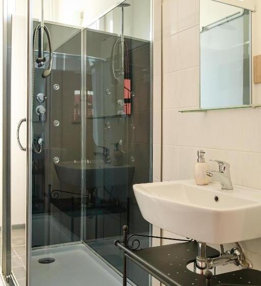 חדר משפחתי חדר אמבטיה משותף, Stodolní Apartment