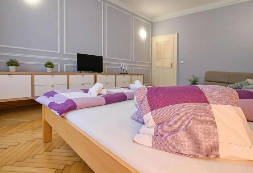バスルーム共同エコノミー4人部屋, Stodolní Apartment