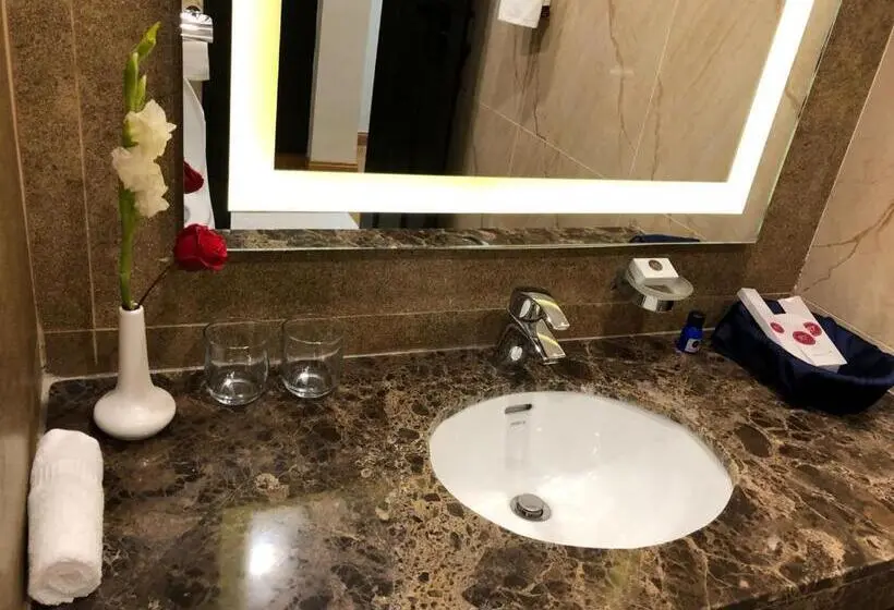 اتاق لوکس, Rt Grace Royal Taj Hotel Sukkur