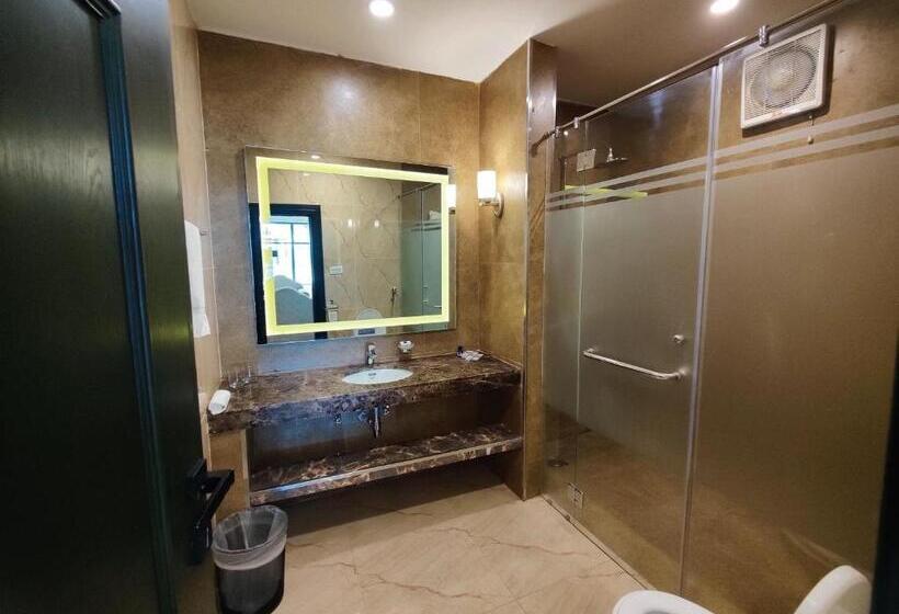 سوییت, Rt Grace Royal Taj Hotel Sukkur