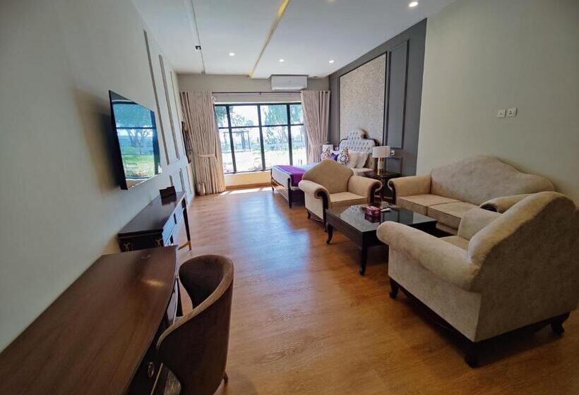 سوییت, Rt Grace Royal Taj Hotel Sukkur