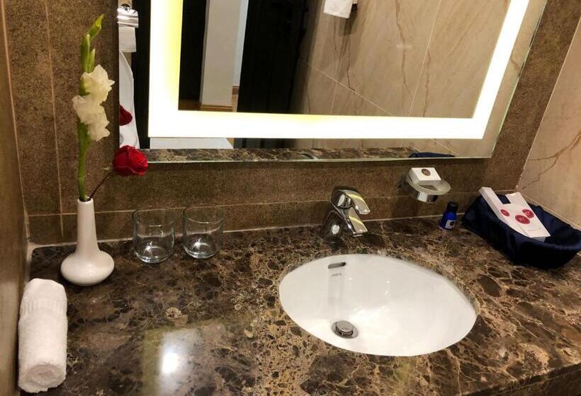 سوییت, Rt Grace Royal Taj Hotel Sukkur