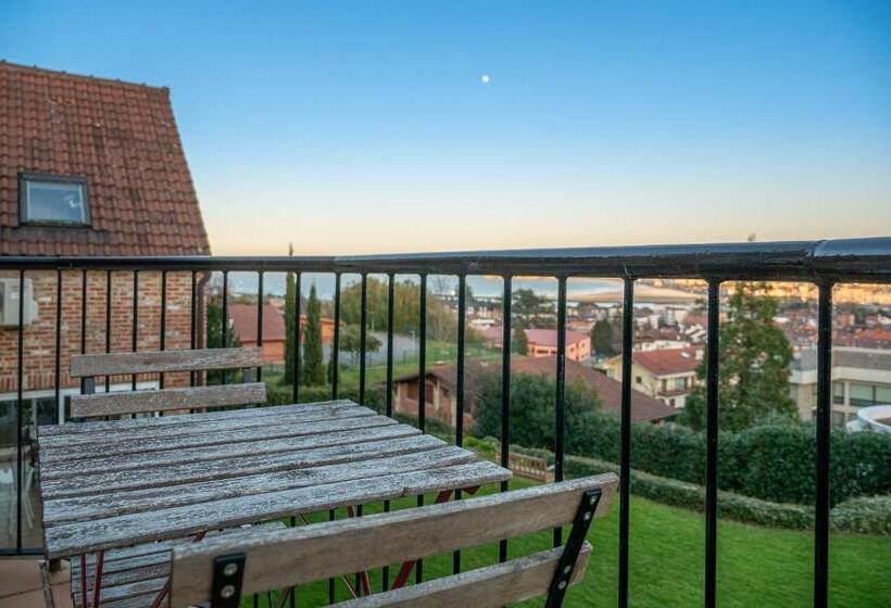 חדר דלוקס לשלושה עם נו לים, Bista Eder Hotel & Lodge