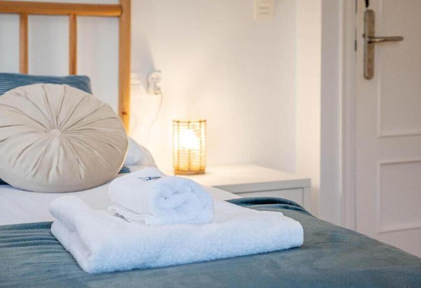 オーシャンビューのデラックストリプルルーム, Bista Eder Hotel & Lodge