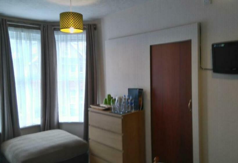 חדר משפחתי, Driftwood B&b Weymouth