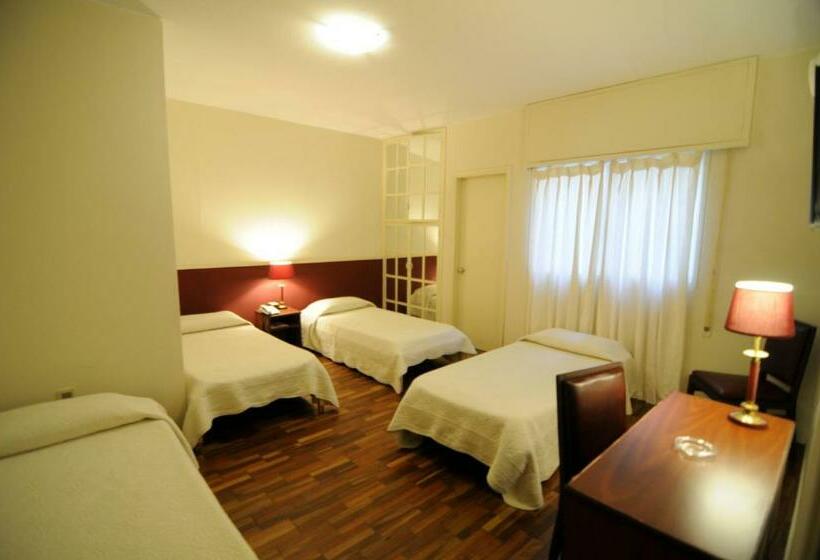 غرفة قياسية رباعية, Gran Hotel Uruguay