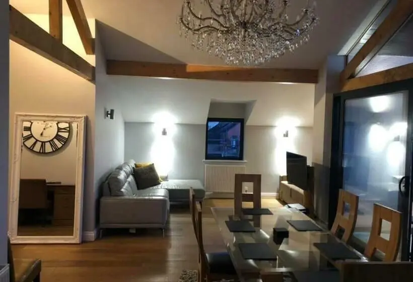 1 Bedroom Penthouse Apartment, Billycan