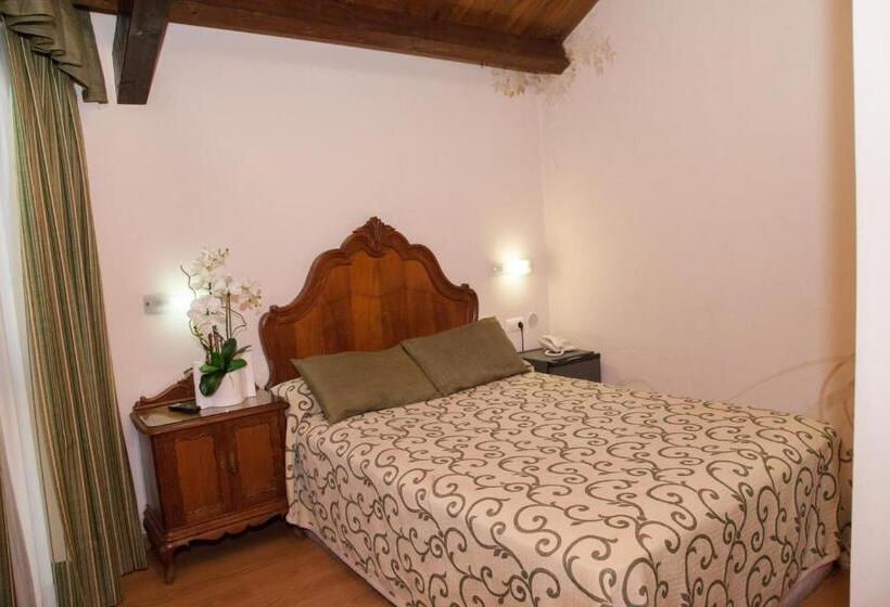 이코노미 룸, Boa Vila