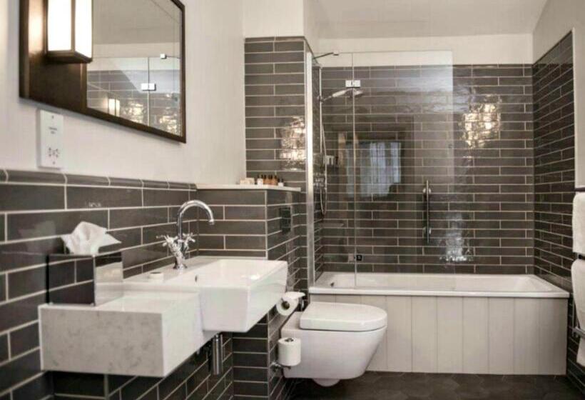 Номер Deluxe, De Vere Horsley Estate