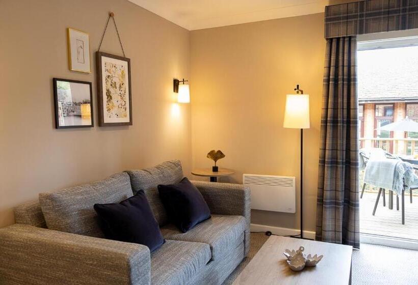 Люкс, De Vere Horsley Estate