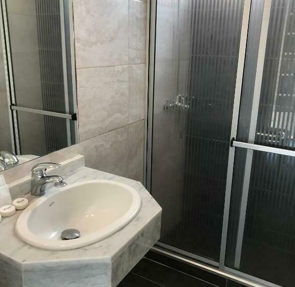 Üç Kişilik Standart Oda, Escorial