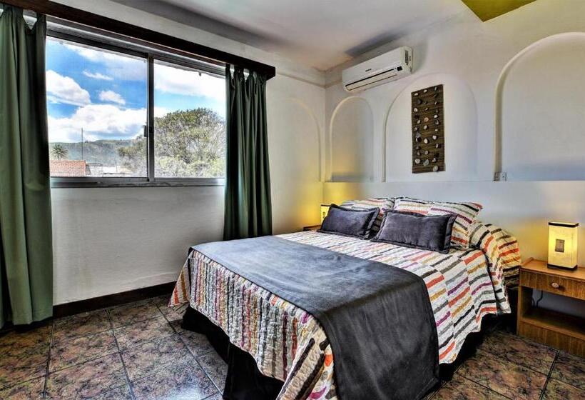 غرفة قياسية رباعية, Hostería Miramar