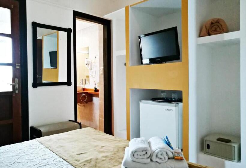 غرفة كلاسيكية مع بلكونة, Hostería Miramar