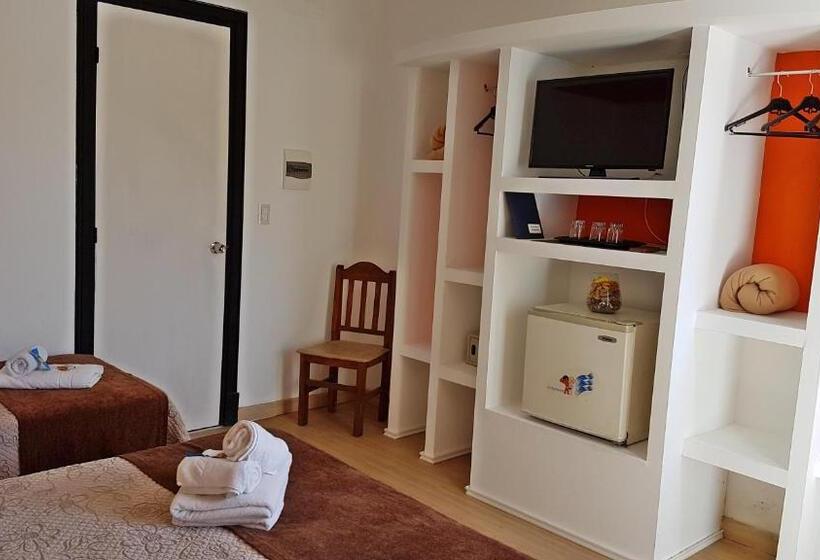 غرفة قياسية ثلاثية, Hostería Miramar