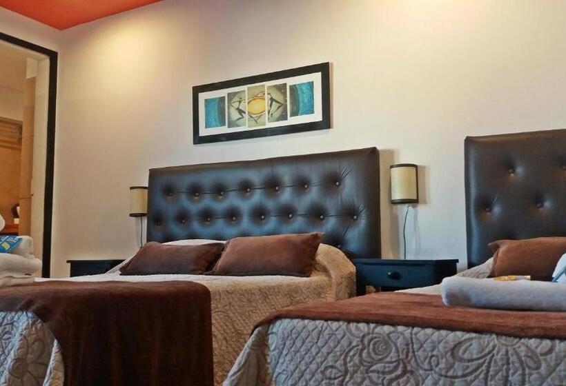 غرفة قياسية ثلاثية, Hostería Miramar