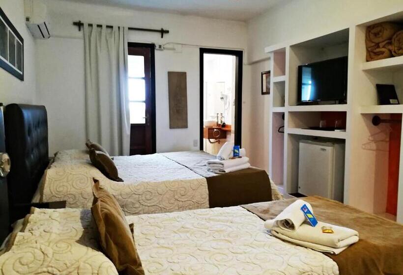 غرفة سوبيريور ثلاثية مطلّة علي البحر, Hostería Miramar