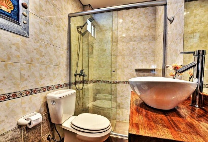 غرفة سوبيريور ثلاثية مطلّة علي البحر, Hostería Miramar