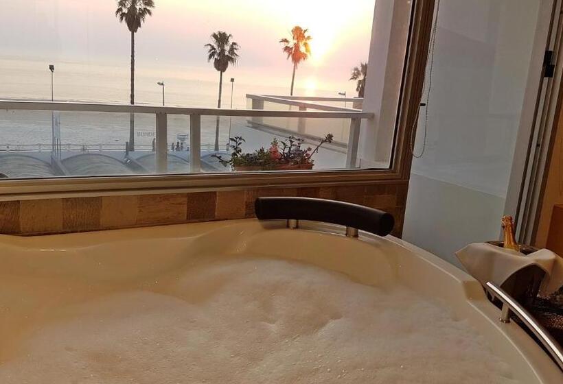 غرفة قياسية مزوَّدة بجاكوزي, Hostería Miramar