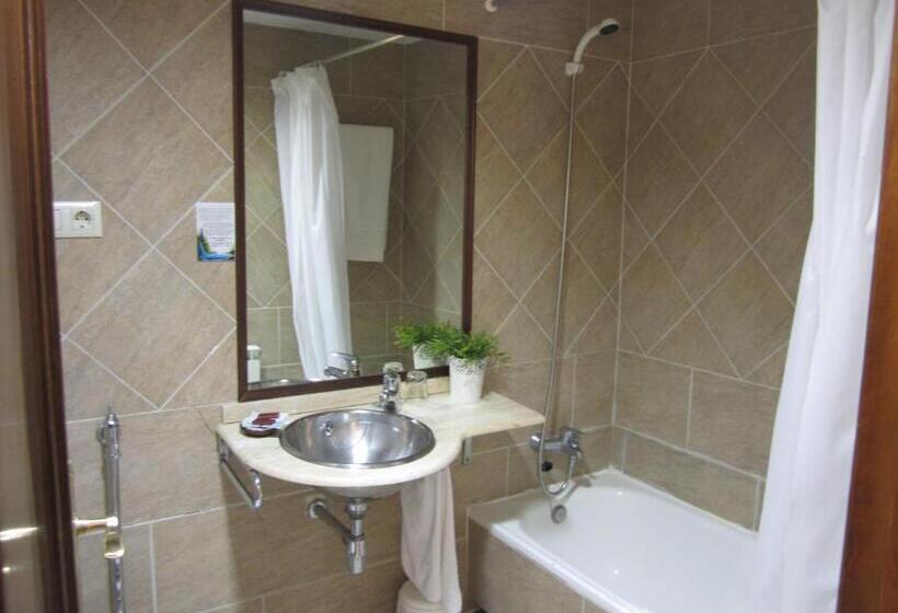 اتاق استاندارد یک نفره, Mayno