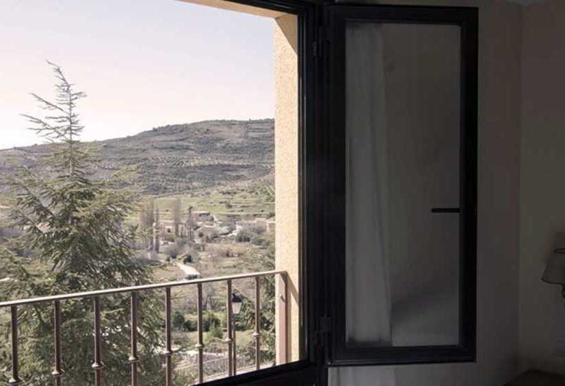 اتاق استاندارد یک نفره, Mayno