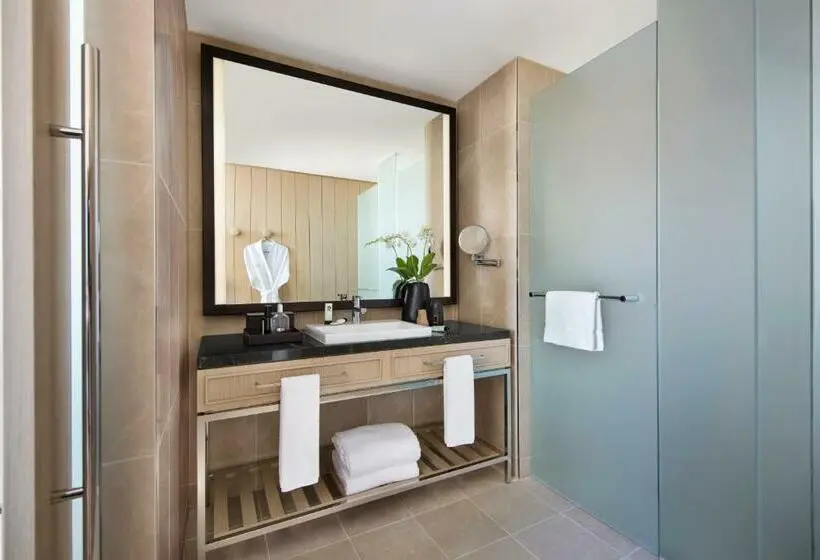 Superior-huone, Sofitel Sydney Darling Harbour
