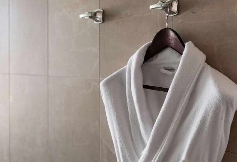 سوئیت جونیور کلوب با چشم‌انداز, Sofitel Sydney Darling Harbour