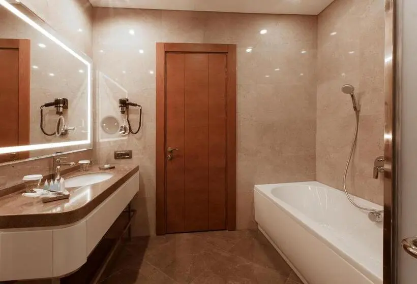 اتاق سوپریور سه تخته, Movenpick Winter Park Baku