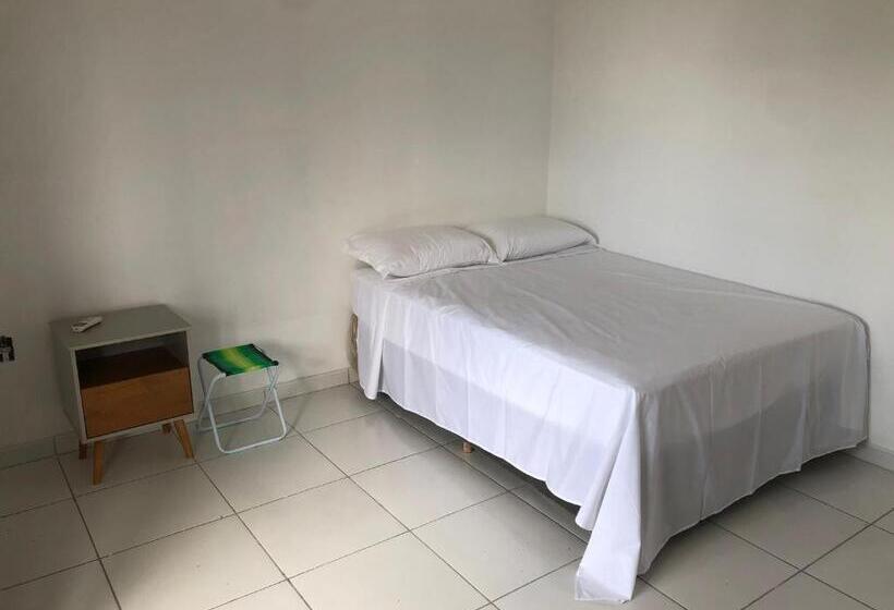 标准三人间, Pousada Girassol