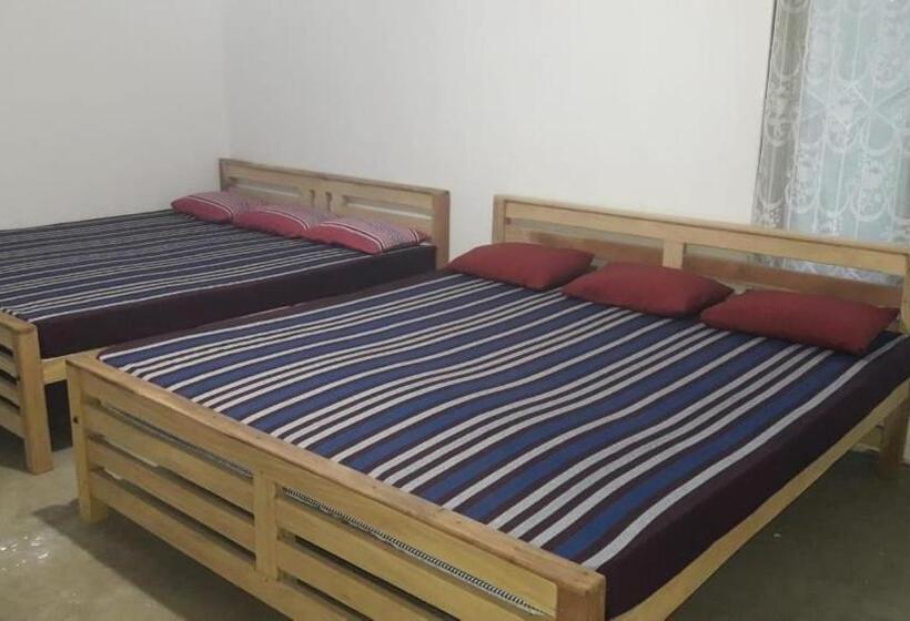 اتاق استاندارد سه نفره, Anuhas Family Resort & Water House