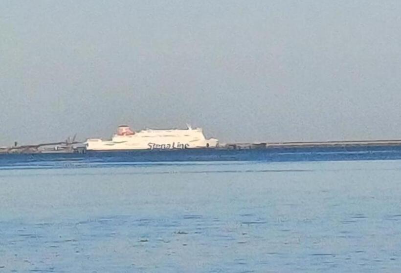 غرفة قياسية, The Beach House