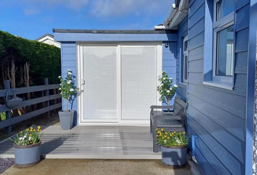 غرفة قياسية, The Beach House