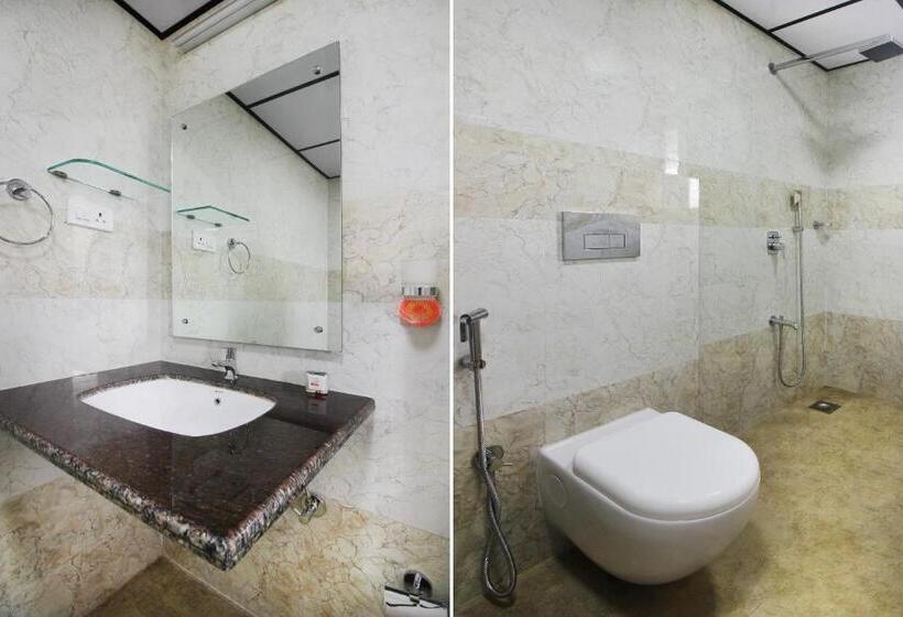 غرفة كلاسيكية ثلاثية, Collection O Hotel Silver Inn