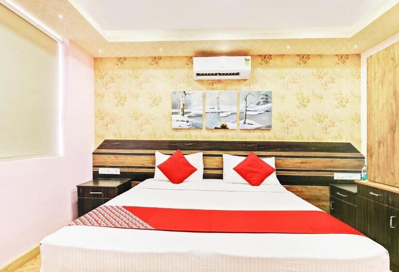Трехместный Номер Классика, Collection O Hotel Silver Inn