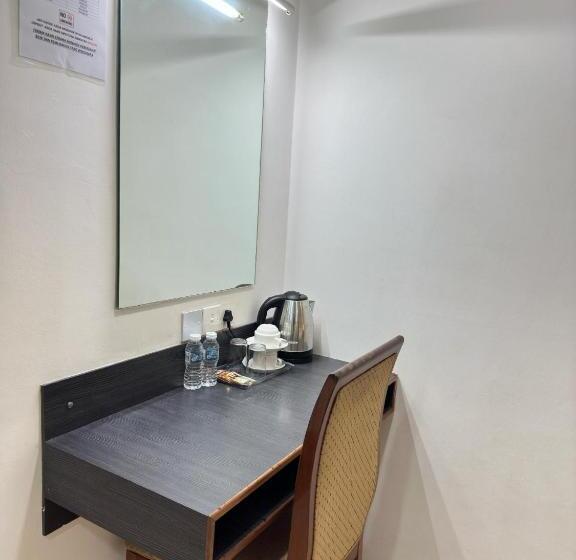 חדר סטנדרט לשלושה, Alia Express Twelve