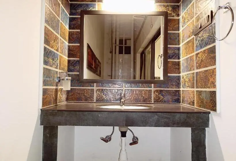 Sviitti Poreallas, Devaki Resort