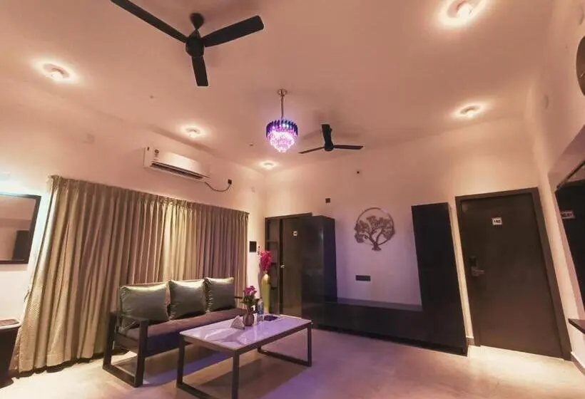 Sviitti Poreallas, Devaki Resort