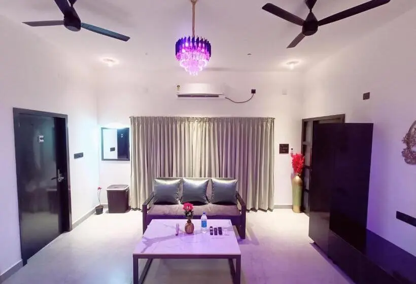 Sviitti Poreallas, Devaki Resort