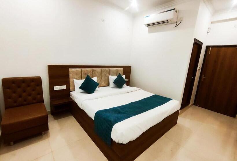 Семейный Номер, Jvs Palace