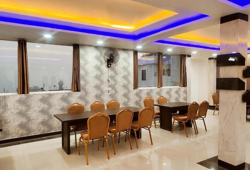 Семейный Номер, Jvs Palace