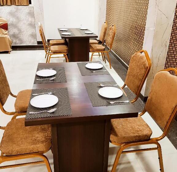 家庭间, Jvs Palace