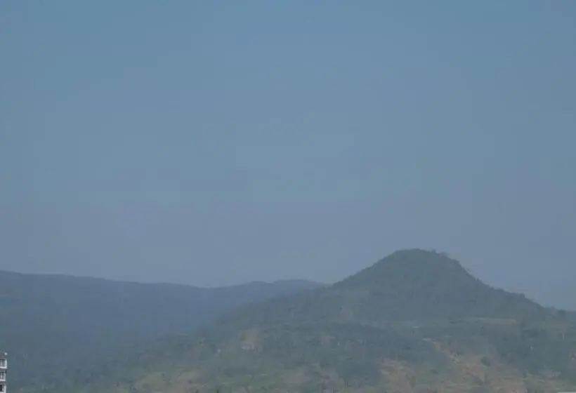 اتاق خانوادگی, Sawadee Suorsdei Boutique
