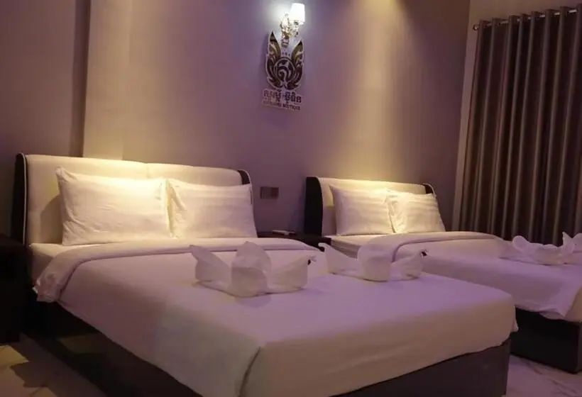 اتاق خانوادگی, Sawadee Suorsdei Boutique